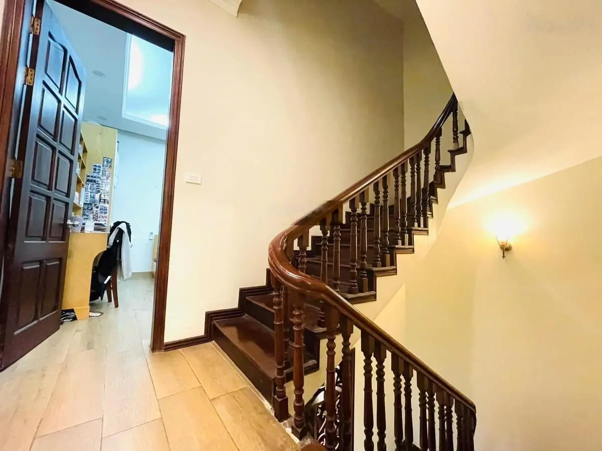 Bán nhà hoa hậu đường Láng Đống Đa ô tô đỗ cửa ngõ thông, kinh doanh sầm uất 70m2/3T/5.5m MT 9tỷ TL