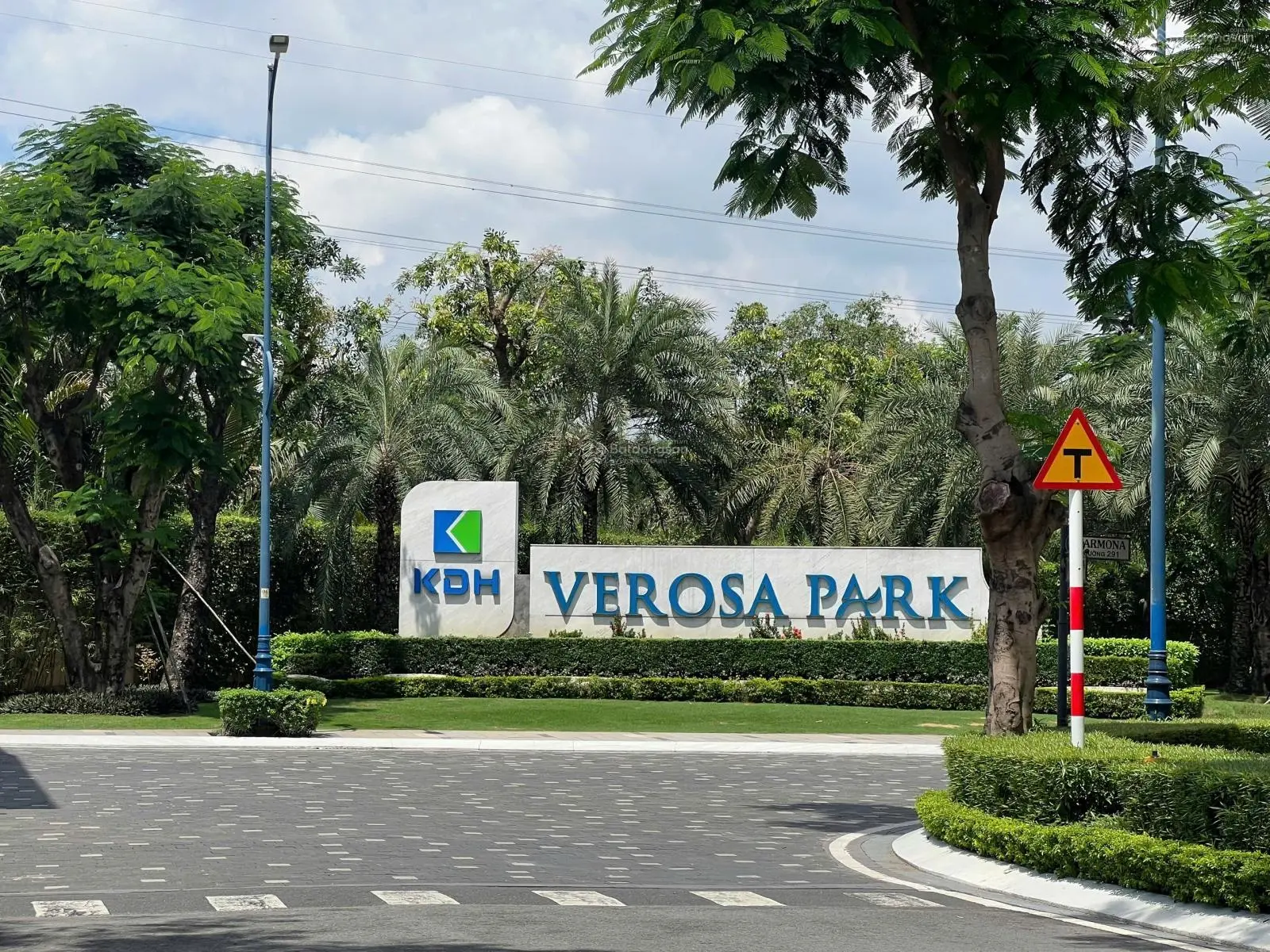 Bán căn góc công viên Verosa Park 0902514989