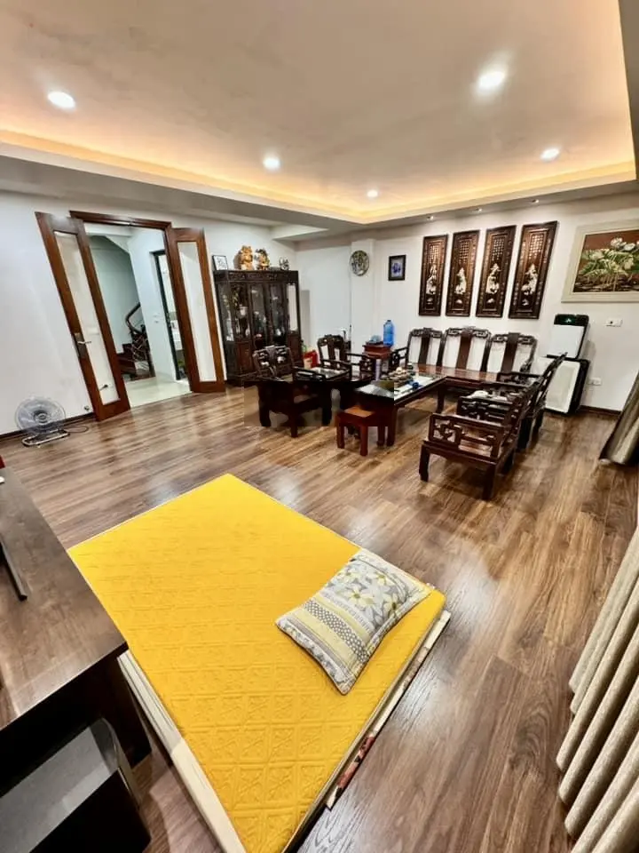 Chính chủ bán nhà Phố Hào Nam, ô tô, thang máy kinh doanh, 5m ra phố, 62m2 - 7T - MT6m - 19,8 tỷ