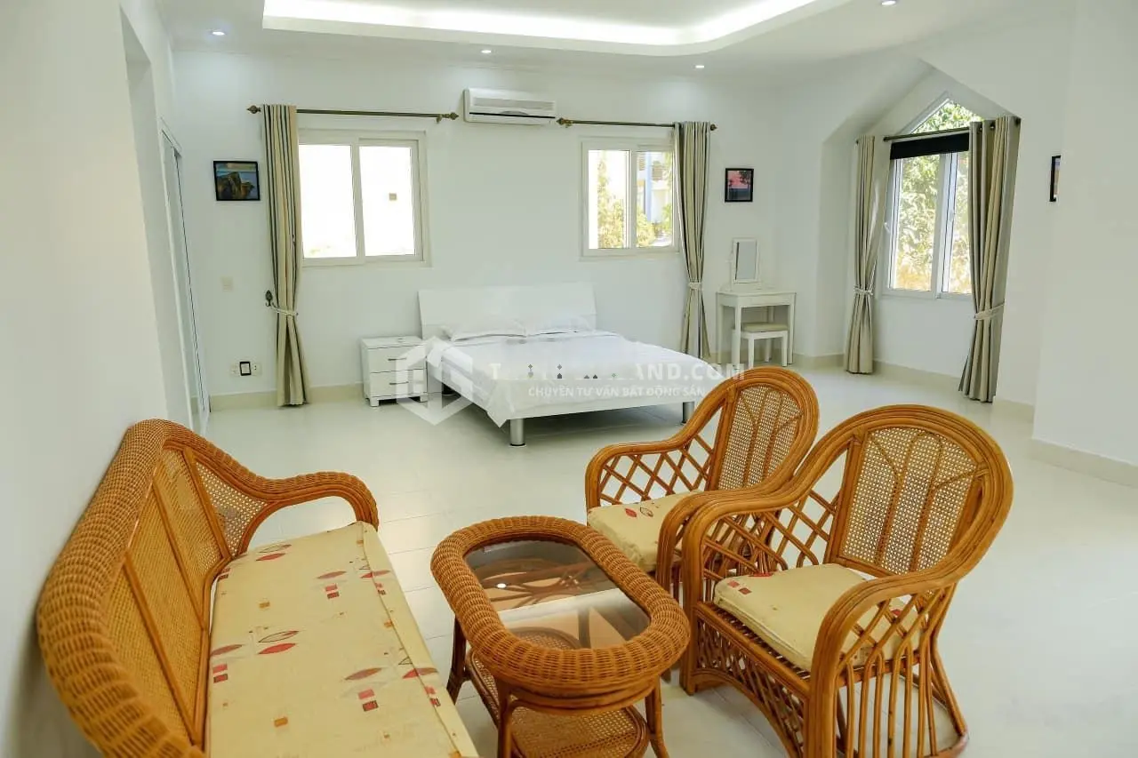 Bán căn biệt thự tại Bãi Sau Vũng Tàu sổ hồng hoàn công, dân cư thân thiện, phù hợp để ở nghỉ dưỡng
