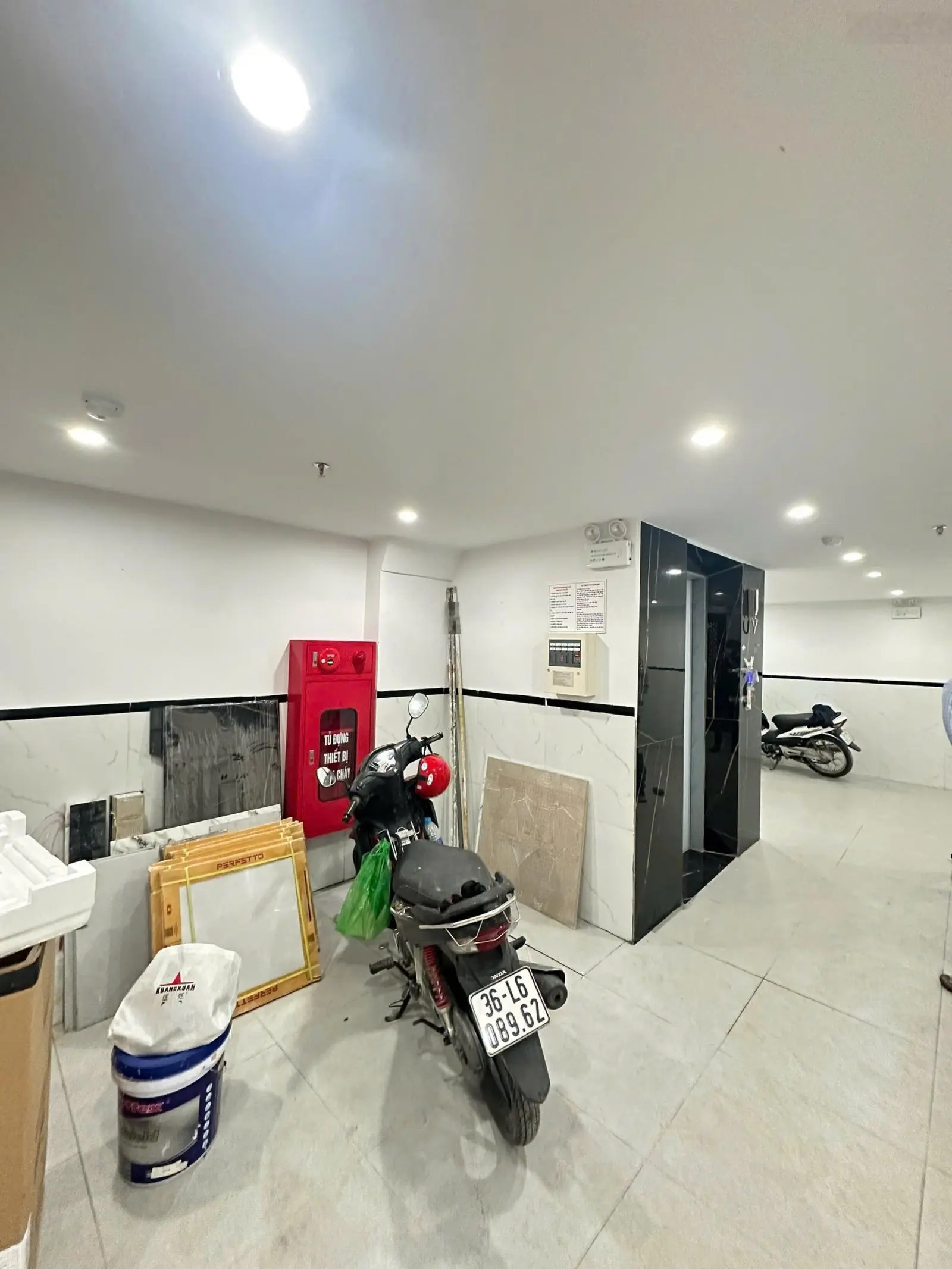 Toà chdv Mễ Trì Hạ, Nam Từ Liêm 61m*7t, mt 5m 17 căn hộ máy giặt riêng, ô tô 50m, dòng tiền 85tr/th