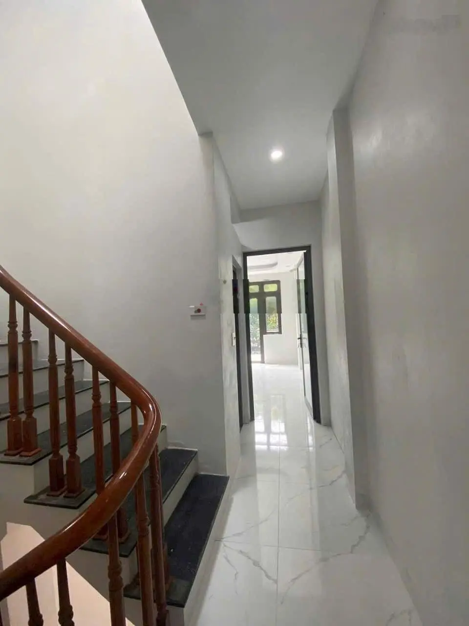 Chỉ với 2.6 tỷ sở hữu căn nhà 4tx33m2 view hồ đỉnh cao ngay tại trung tâm tt chúc sơn 500m ra ql6a