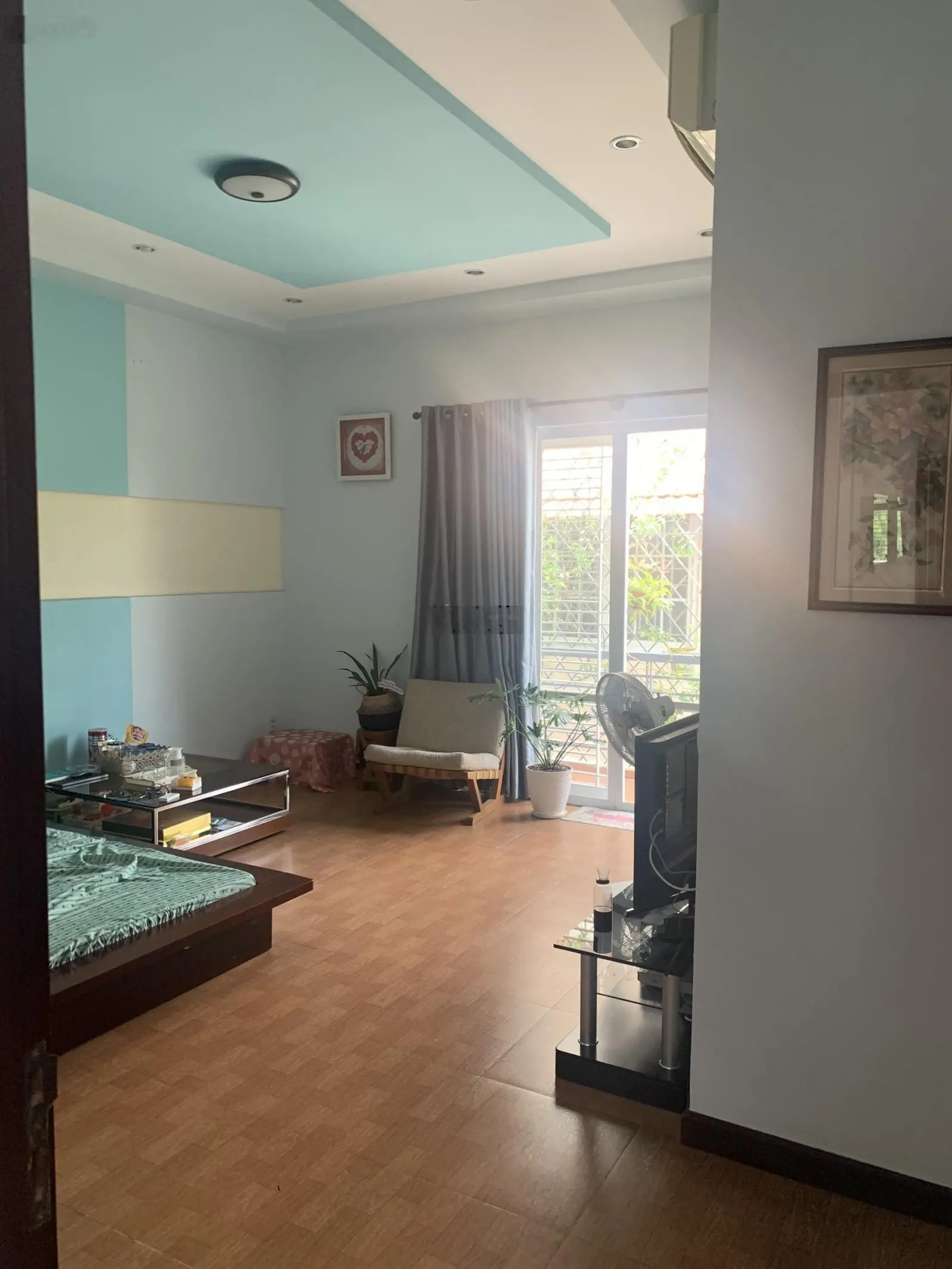 Giảm nhanh 5 tỷ - bán biệt thự khu compound đường Xuân Thủy - 209m2 - 3 lầu đẹp. Chỉ 44 tỷ