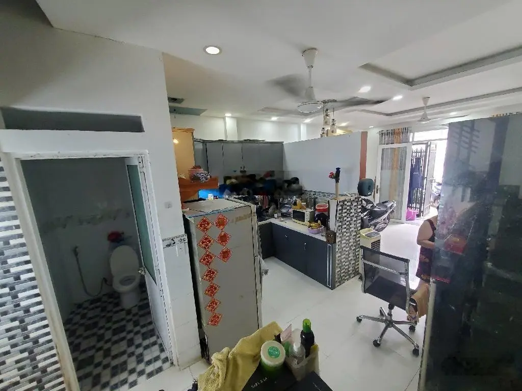 Nhà 4 tầng. Hxh đỗ cửa. 46m2. Ngang gần 5m. Nhỉnh 7Tỷ. Gần Phạm Văn Đồng, Gò Vấp, Sân bay