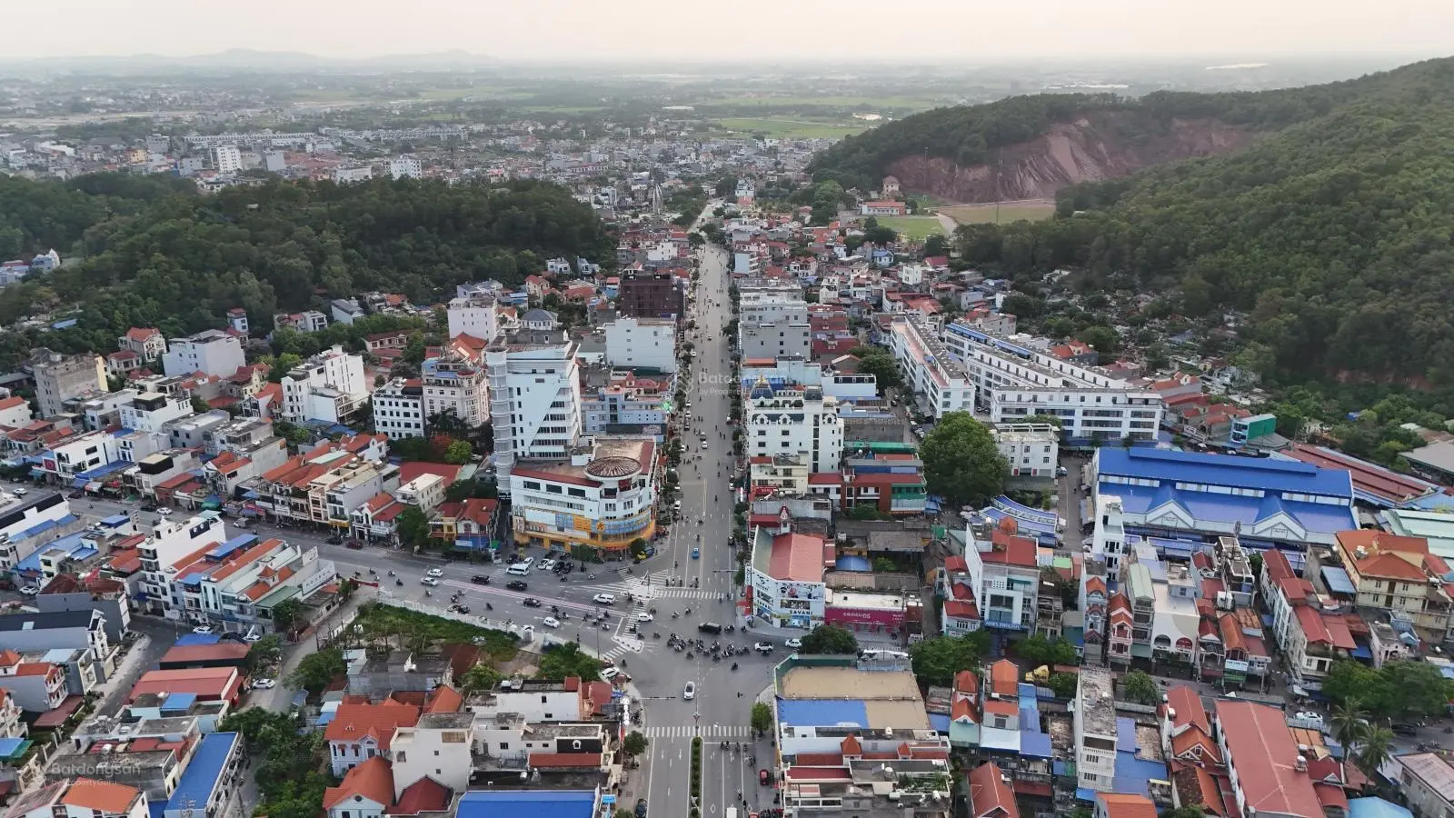 Bán gấp 100m2 giá cực mềm tại Hoa Động, Thủy Nguyên vị trí cực đẹp, đường rộng 12m, gần khu đô thị