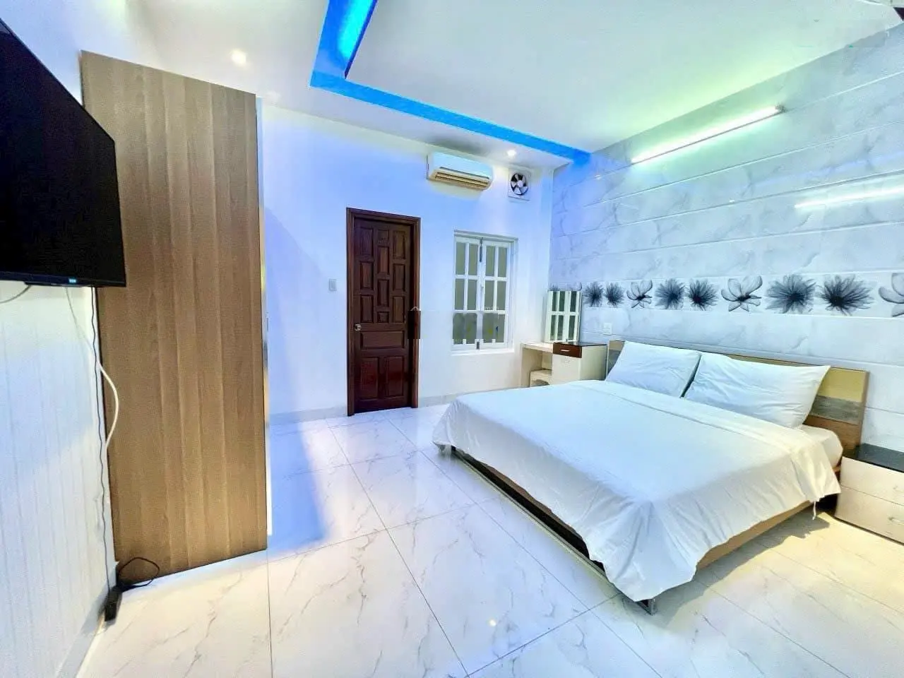 Bán nhà phố mặt tiền Nguyễn Thị Minh Khai, Thành phố Nha Trang