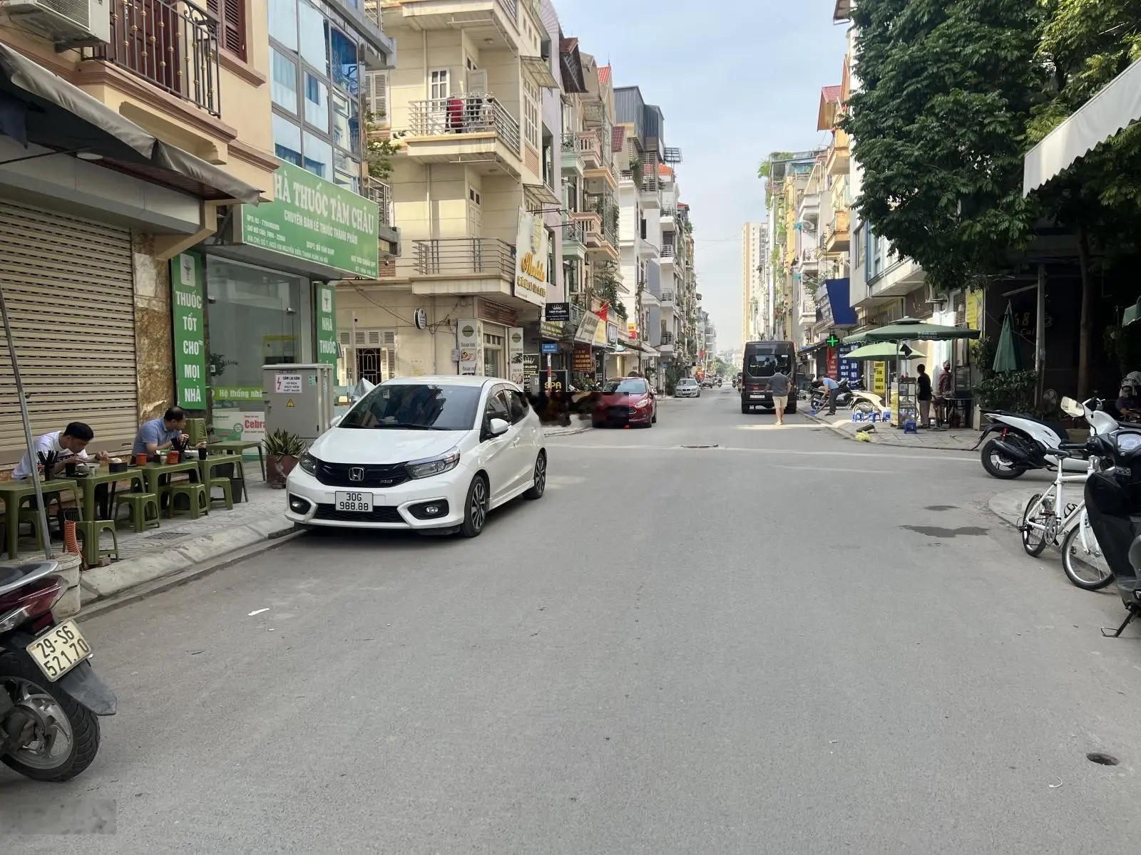 Bán nhà MẶT PHỐ 168 Nguyễn Xiển, 7 tầng Thông Sàn - Thang Máy, Kinh doanh mọi mặt hàng, ở hết ý.