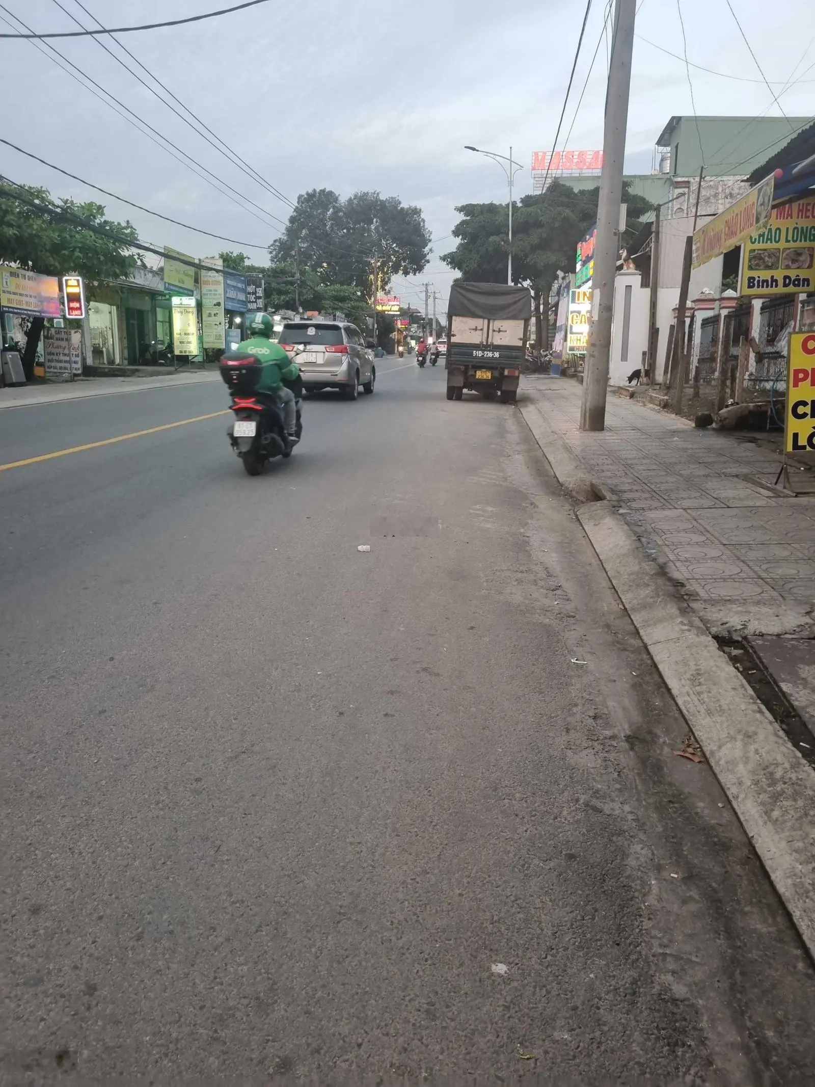Nhà mặt tiền kinh doanh Thủ Khoa Huân LH 0909 036 ***