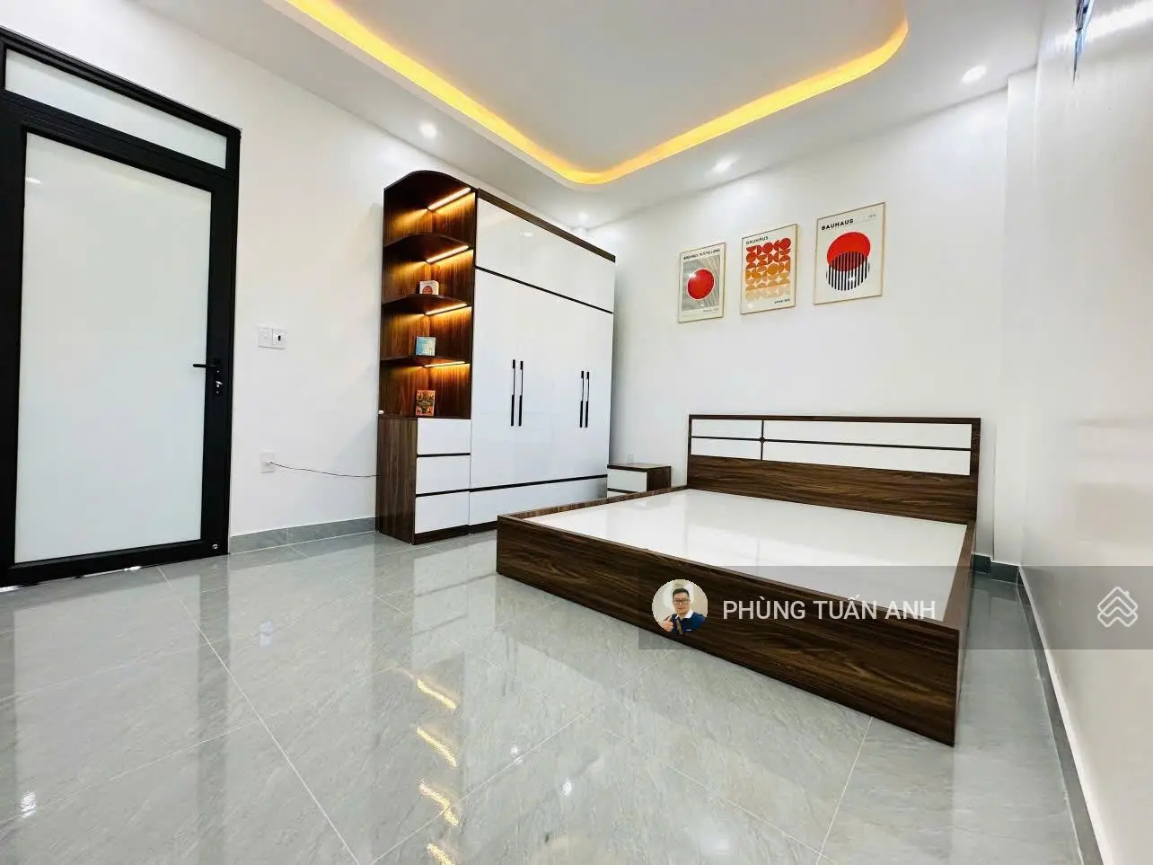 Bán nhà cao cấp vừa xây mới ô tô đỗ cửa tại Khúc Thừa Dụ - giá ưu đãi