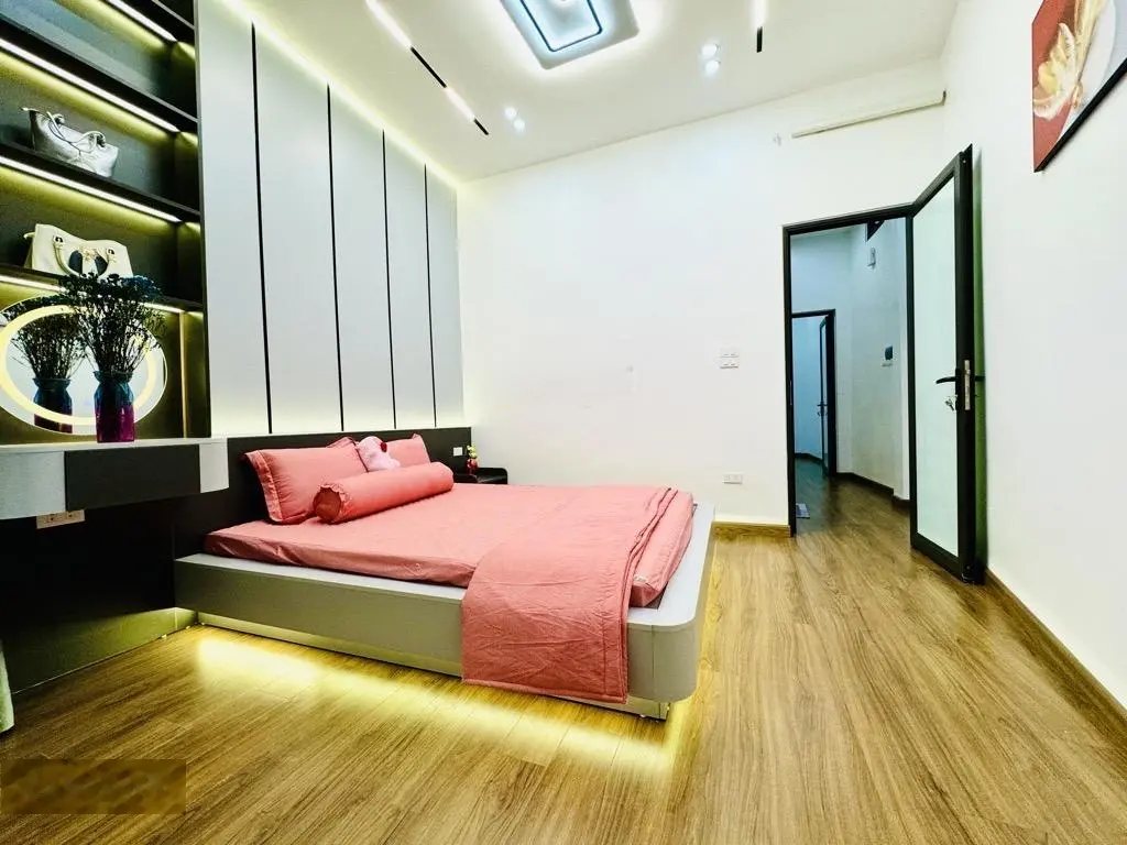 Nhà siêu hiếm, Ngọc Khánh, Ba Đình 38m2 x 4tầng, ngõ to rộng KD, lô góc 2thoáng, giá 8, x tỷ