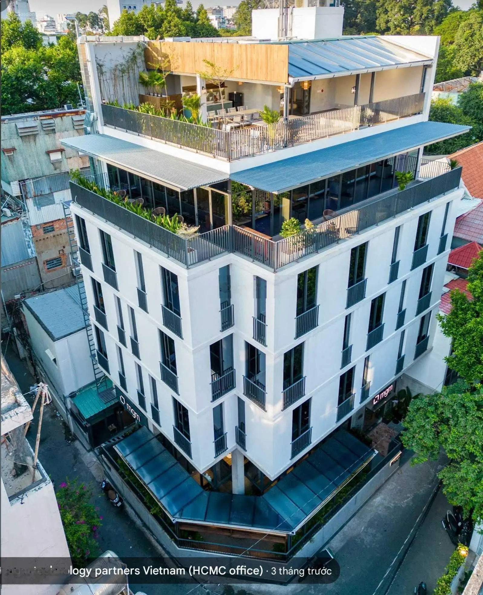 Tòa nhà mặt tiền 1 hầm 7 tầng, 1300m2 sàn. HĐT: 300 triệu/tháng/còn 6 năm. Giá bán: 89,9 tỷ