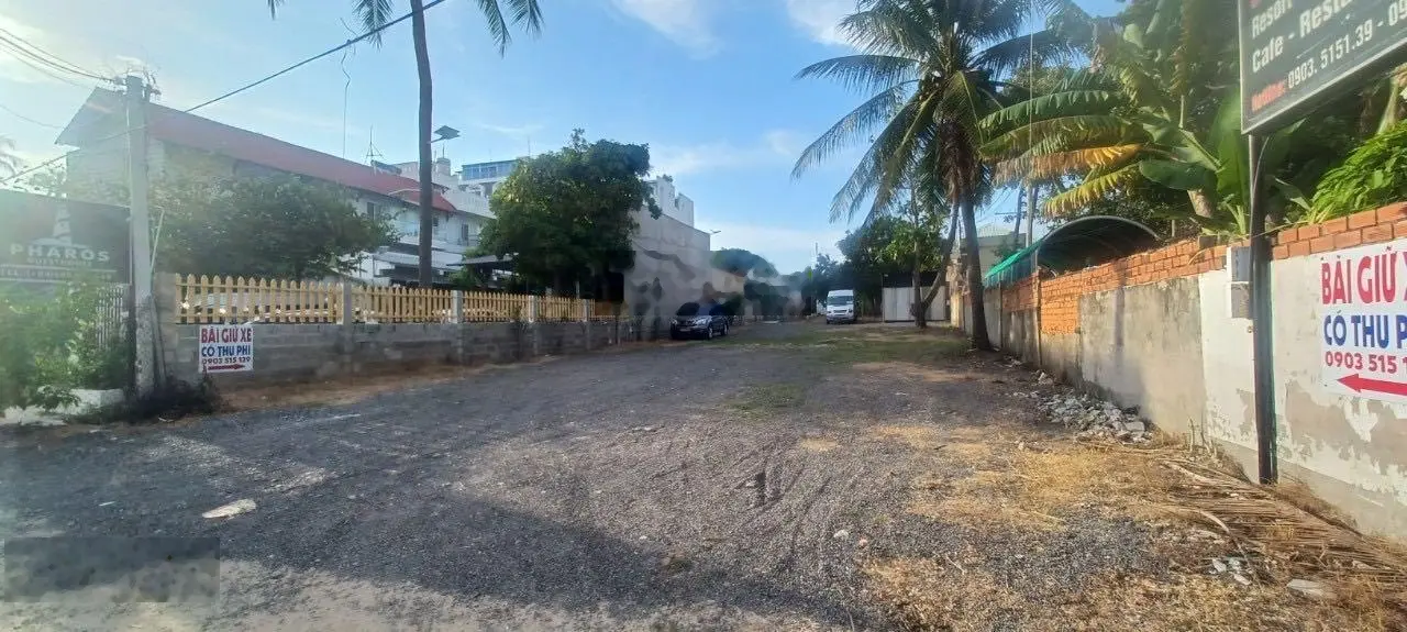 Bán 1000m2 đường Hòa Bình Mũi Né, bên đồi view biển giá tốt nhất khu