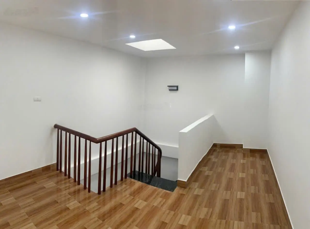 Nhà mới đẹp đón tết DT 33m2 x 5 tầng - MT 3.6m - Ngõ 120 Dương Văn Bé - Giá 6.9 tỷ