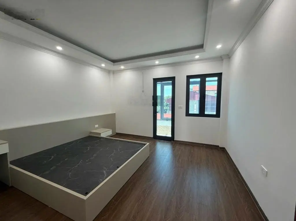 Mặt phố bồ đề 6 tầng thang máy kinh doanh đỉnh 72m chỉ 23.9 tỷ