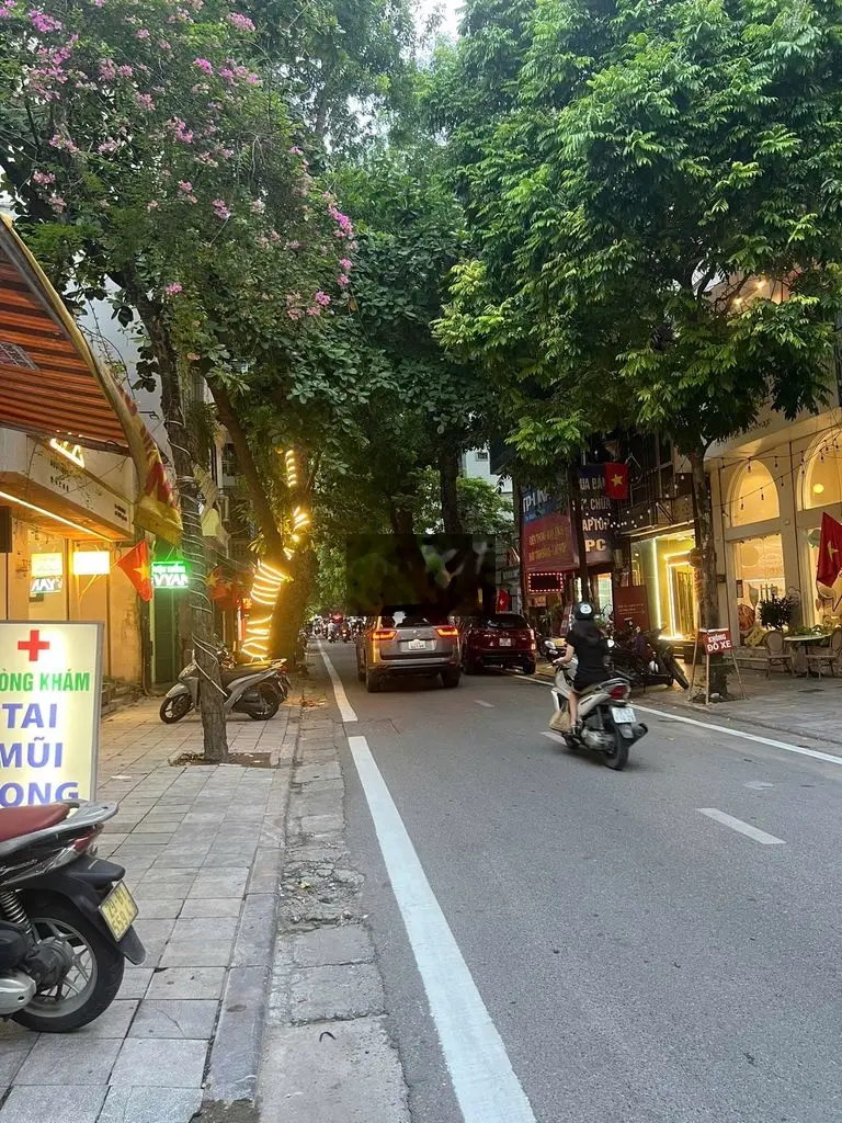 Bán nhà mặt phố Lý Nam Đế 129m2, mặt tiền đẹp, sổ đỏ vuông đẹp,44.5 tỷ