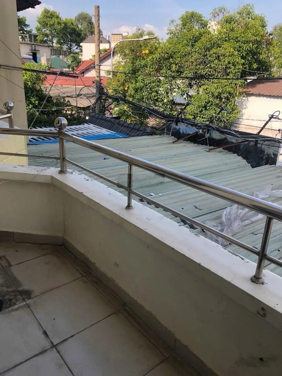 Bán nhà 2 tầng, mặt tiền kinh doanh, đang cho thuê 9tr/ tháng, ngay trường đh nh