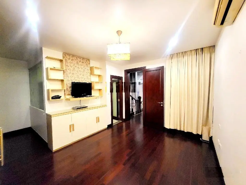 Nhà - mặt phố Tô Ngọc Vân, Tây Hồ - 2 thoáng trước sau, thang máy, vỉa hè, kinh doanh, view Tây Hồ