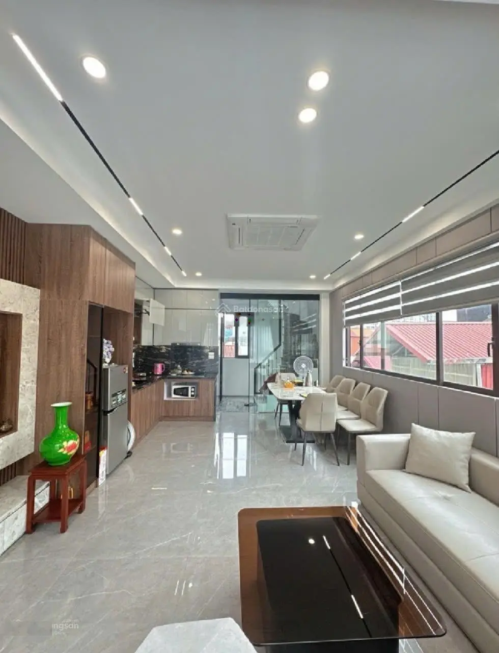 Bán nhà nguyễn sơn long biên, 6t gara, thang máy, ô tô vào nhà, gần phố