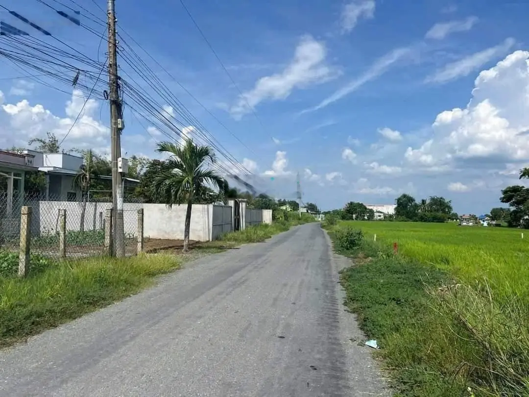 Rước về ngay sản phẩm đất ngộp DT 95m2 - Giá chỉ 986 triệu có SHR nằm liền kề đường Nguyễn Văn Tạo.