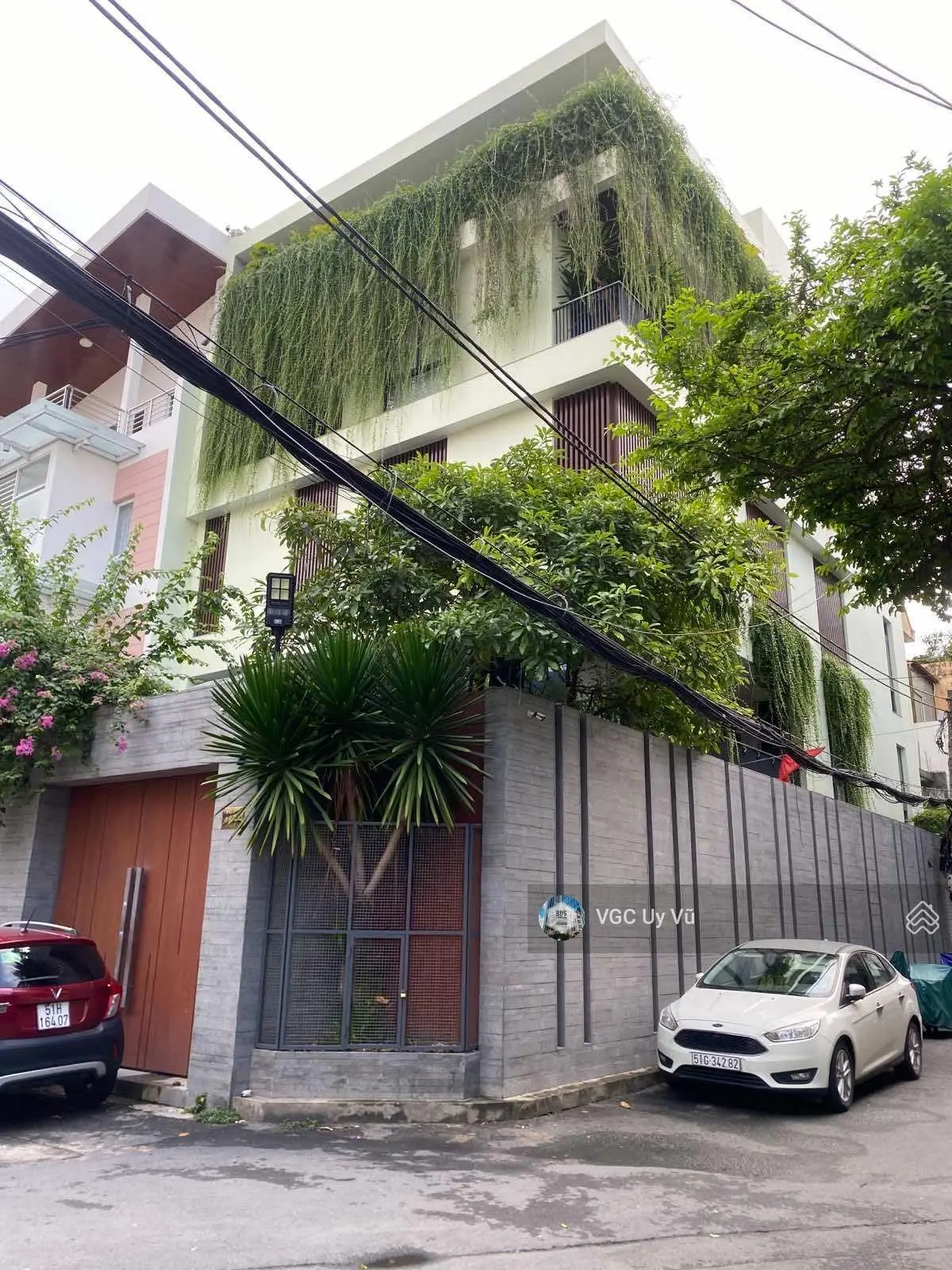 Biệt thự đường Lê Văn Sỹ cho quý khách ở ngay. Dt: 9x20m. 3 tầng. Giá còn 36 tỷ