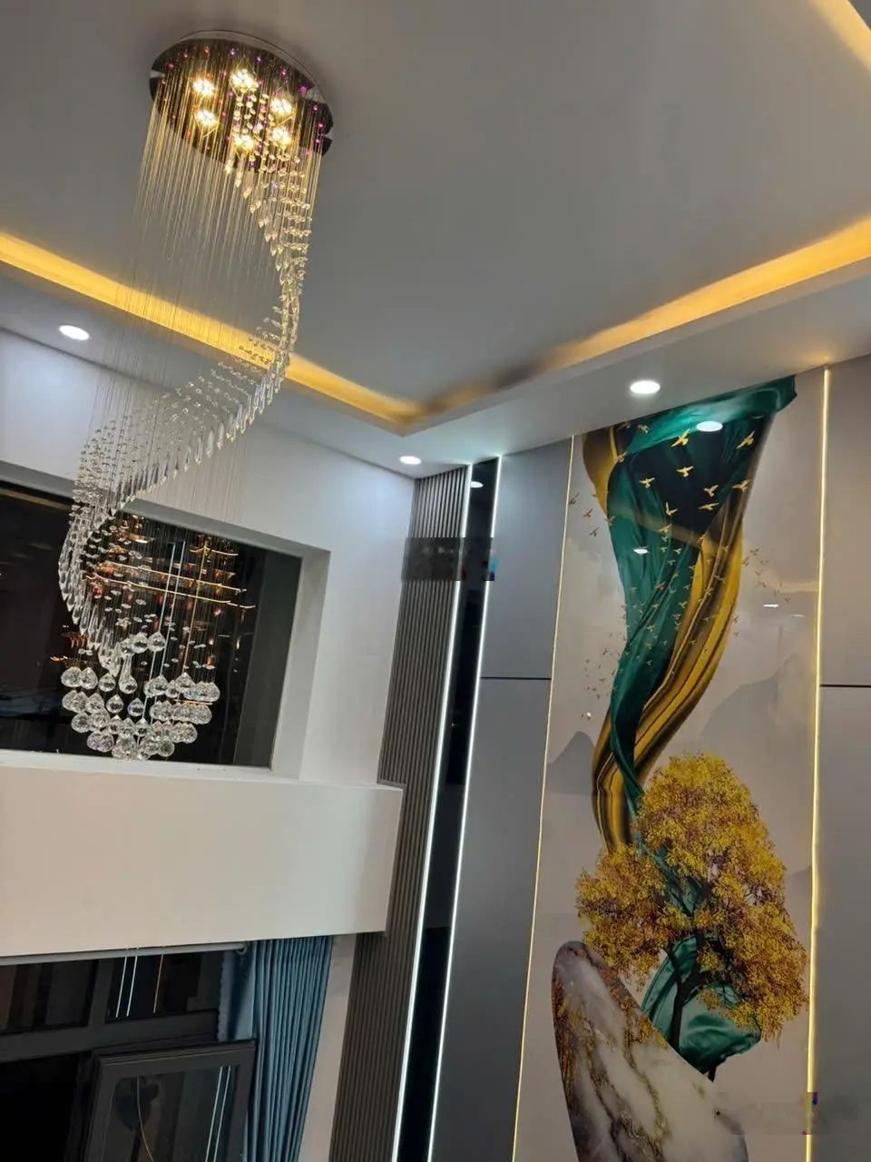 Nhà 1 trệt 1 lửng 3 lầu ngay Hà Huy Giáp vô 15m
