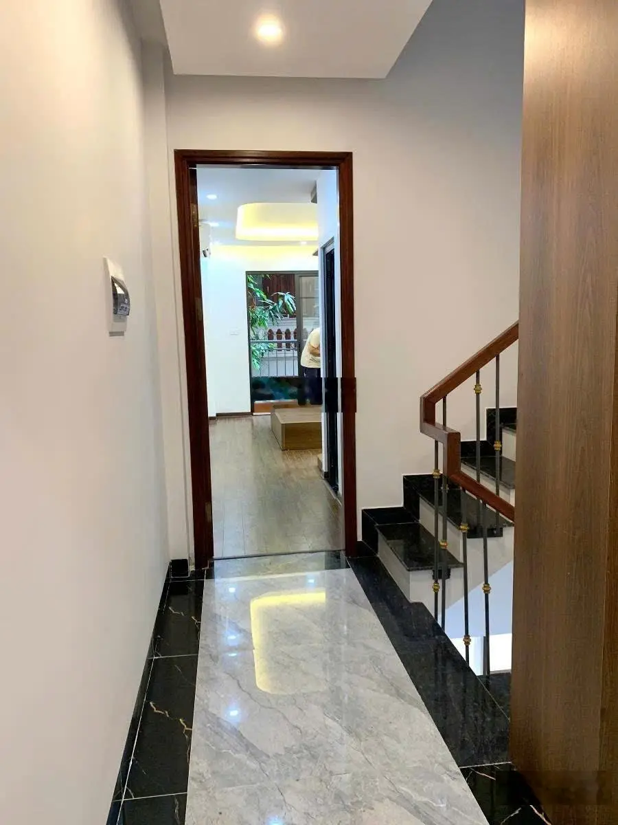 Bán nhà ngõ 97 Phố Văn Cao, Ba Đình 44m2*5T, thang máy, 2thoáng, 20m ra oto, giá 15tỷ.