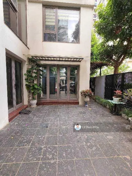 Biệt thự liền kề, lô góc, 150m2x4T, mặt tiền 10m, vỉa hè, 3 ô tô tránh, 3 bước ra hồ, 28 tỷ