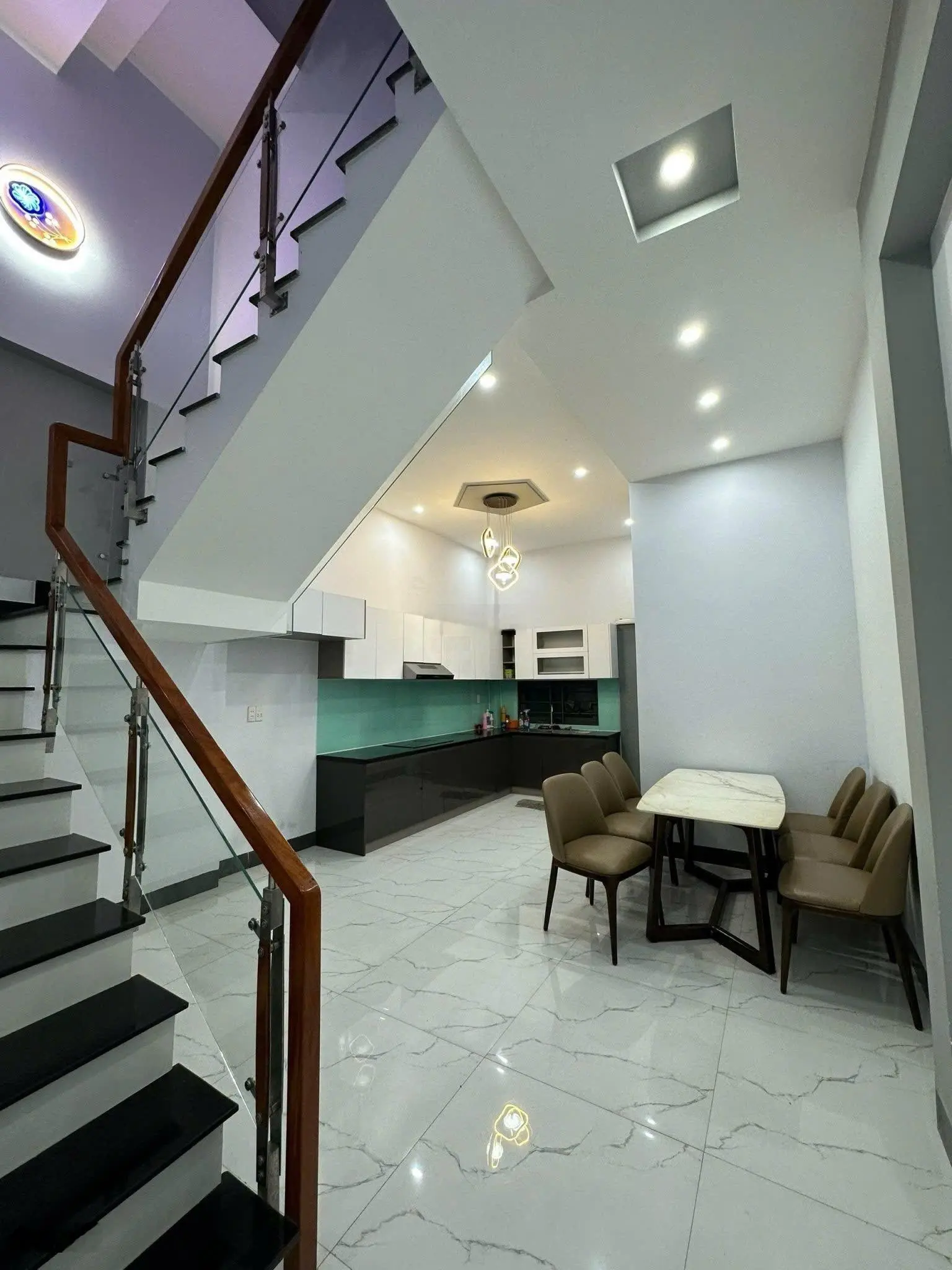 Bán gấp nhà riêng 1 lầu 1 trệt 1 tum, 2PN, 2WC, 70m2 tại KDC, Tân Bình, Dĩ An, giá cực chất 3,65 tỷ