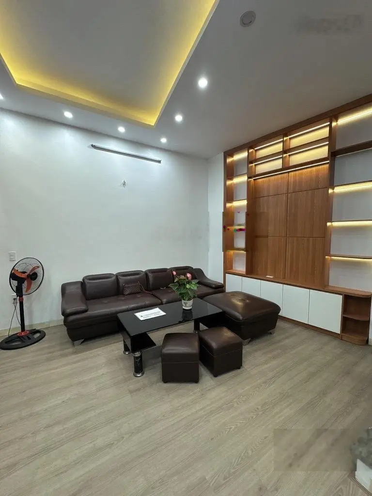 Nhà đẹp lung linh phố trạm 5 tầng chỉ với 5,9ty ô tô đỗ gần