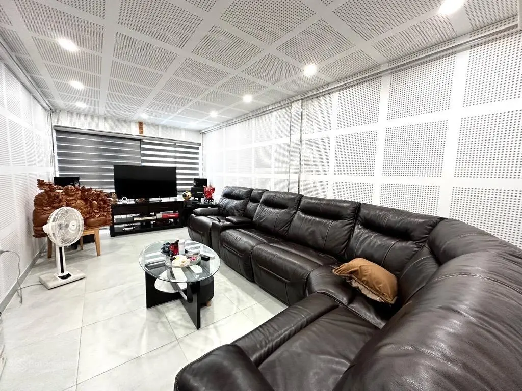 Khu cực vip quận Cầu Giấy - ba bước ra mặt phố - thang máy - 2 mặt ngõ, thông tứ tung