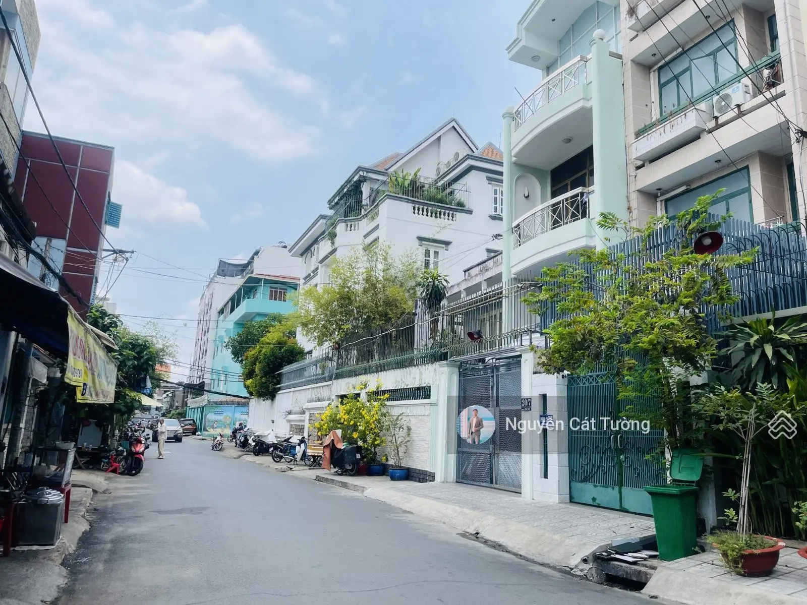 Gấp Bán Nhà 3 Tầng_ Ngay Ngã Tư Hàng Xanh _105m2 _ (5.2 x21m) Sổ Vuông A4. _ Đường 10m, Khu Bàn Cờ.