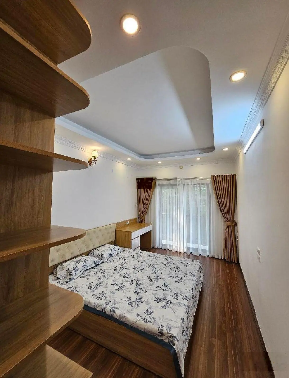 Siêu phẩm Phố Trạm Long Biên 45m2 x 4 tầng full nội thất xịn xò ô tô đỗ cửa vài bước chân ra Aeon