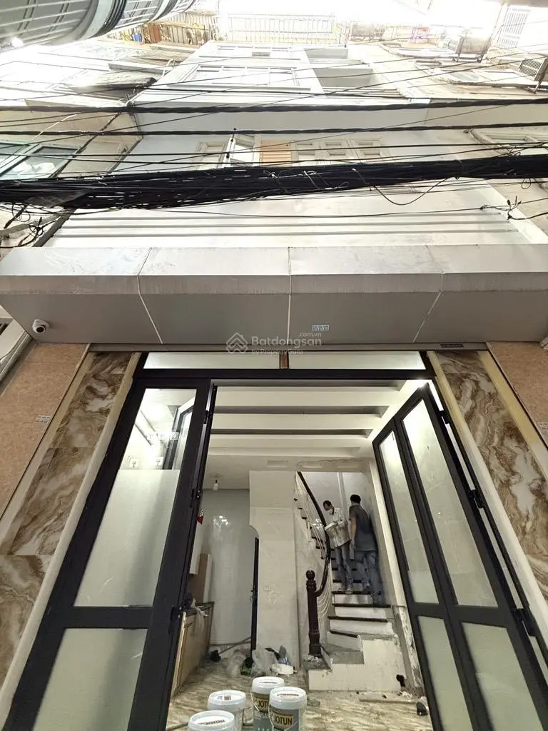Ngõ nông sát phố Hào Nam, 3 gác đua. Dt 26/29T2 mt rộng. Thiết kế 5 tầng 1 tum. Chào 6.6 tỷ còn TL