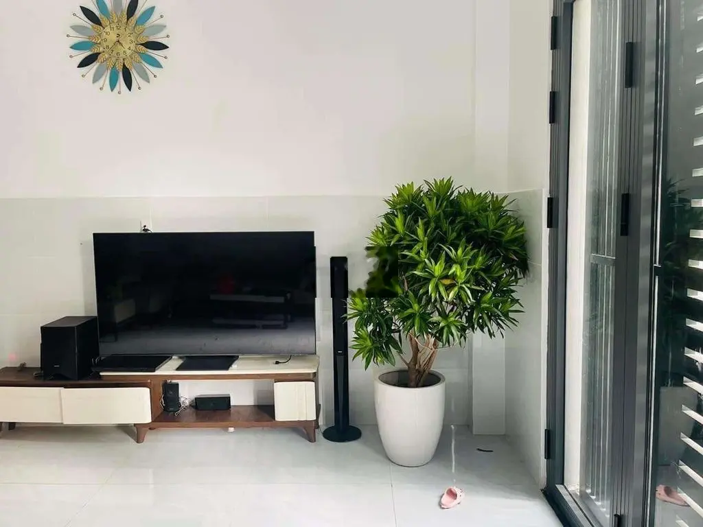 Nhà Mới Đường 12m, Nguyễn Văn Quá. Ngay Giáo Xứ Chợ Cầu