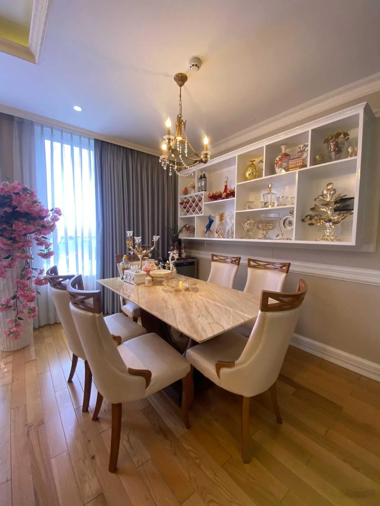 Bán căn góc 3PN/2WC 98m2 Leman Luxury ngay trung tâm Quận 3, full nội thất y hình 0934 004 ***