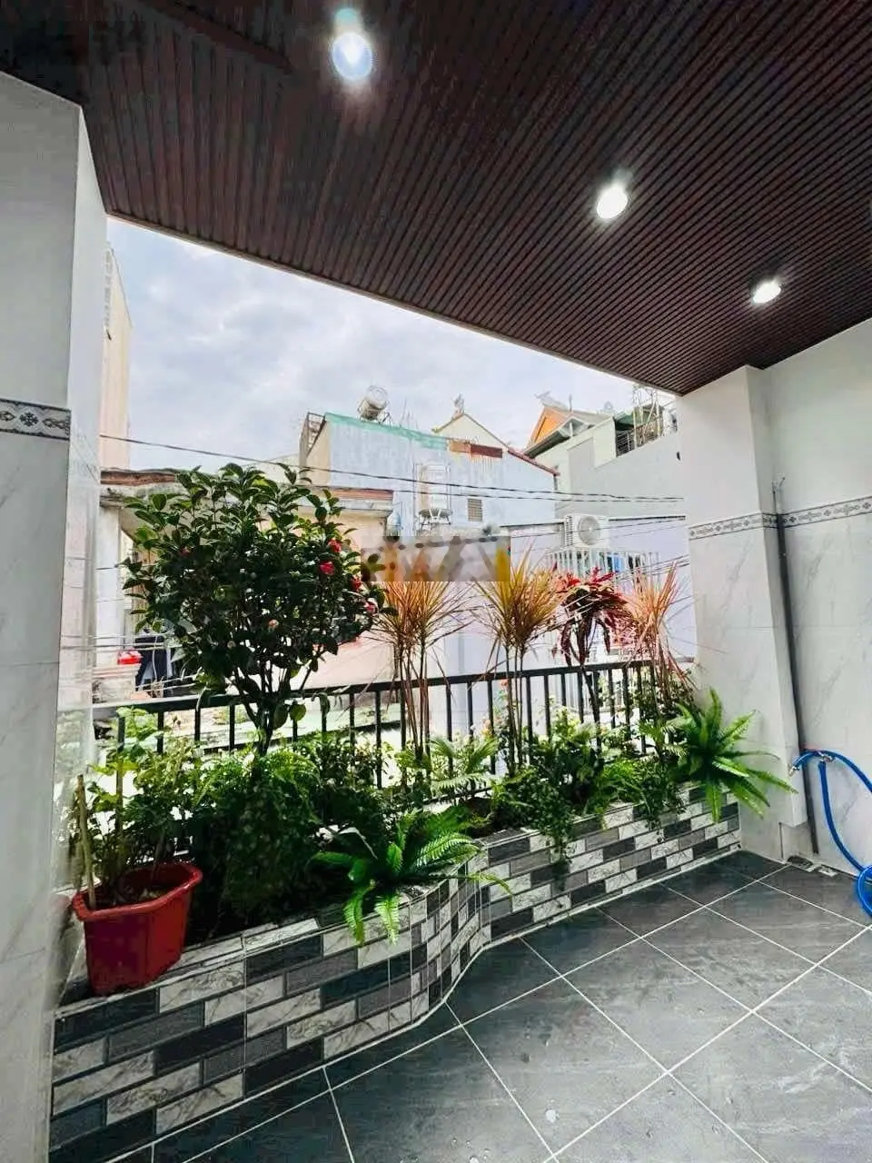 Bán nhà đẹp, ngay Emart 2 Phan Huy Ích GV - Ô Tô 1 Trục- Nhà Mới Full Nội Thất- 3 PN- 50m2