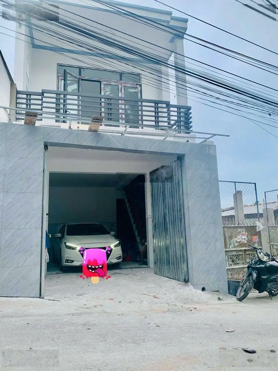 Nhà 2 tầng hẻm Ngô Đến Nha Trang đường oto 4ty2 gần biển gần trường đại học