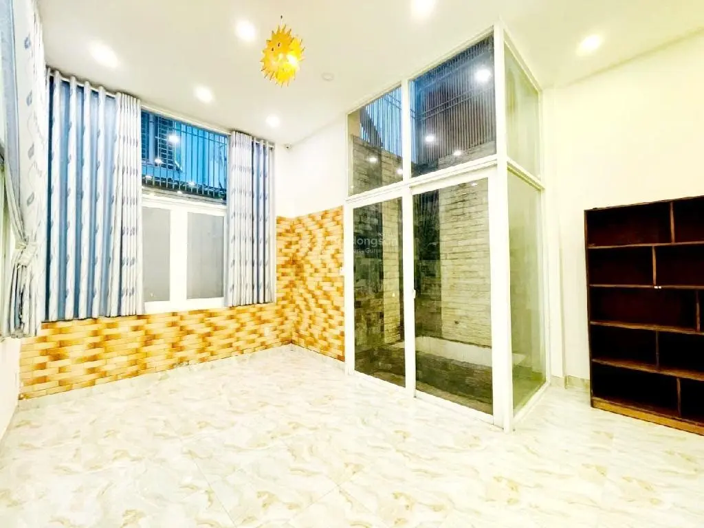 Chỉ 115tr/m gần ngã 4 phú nhuận - hẻm sạch sẽ an ninh - nhà 3 tầng 93m2 - 2 sân vườn trước sau
