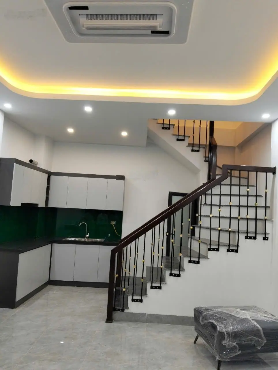 Bán nhà mới 5 tầng tại Văn Quán, Hà Đông, Hà Nội, 31m2, 3PN, 4WC, full nội thất