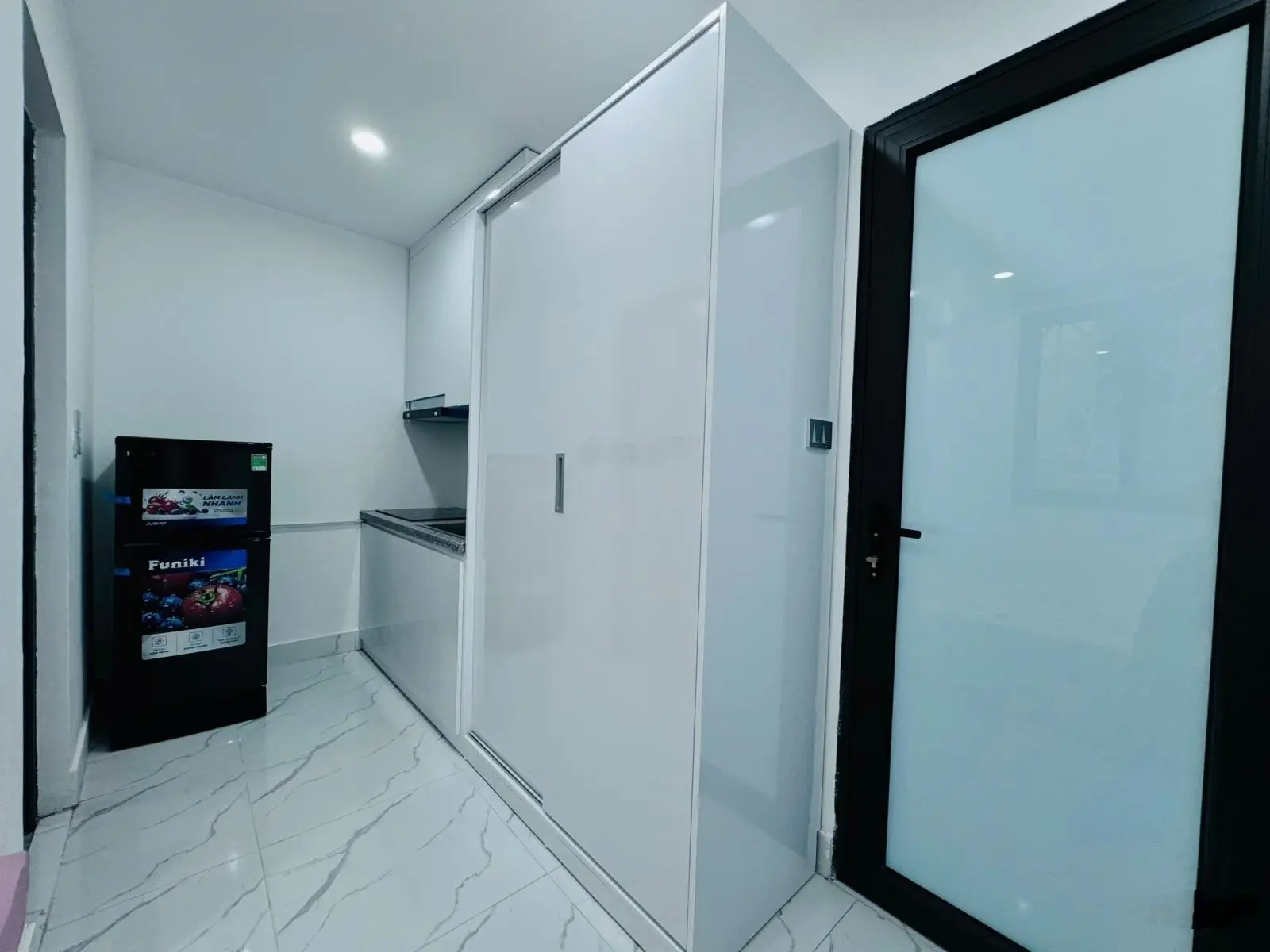 Chính chủ bán chung cư mini phố Thịnh Liệt (cạnh MediaMart), 80m2x7T mới tinh, 20 phòng giá 17.6 tỷ