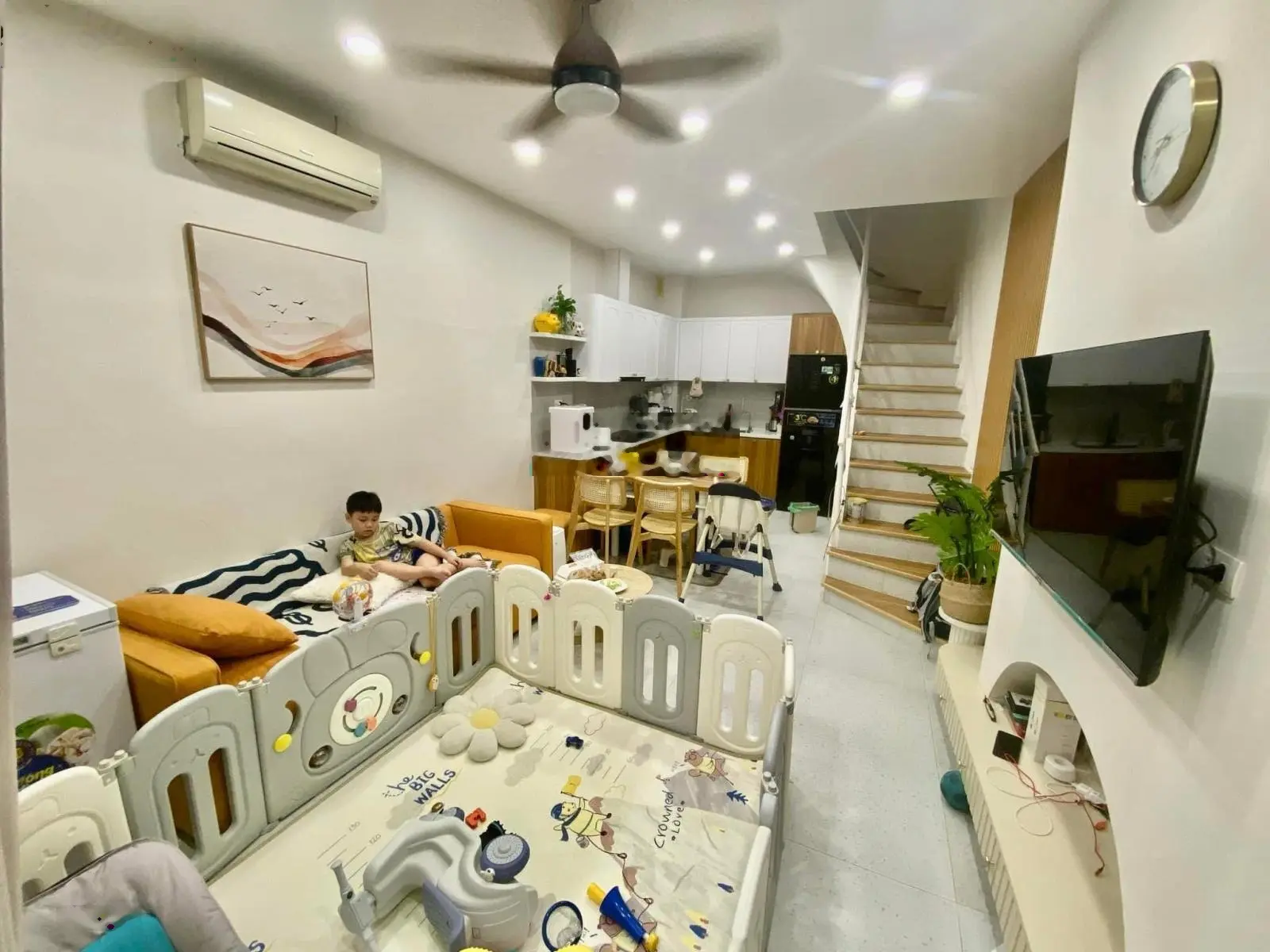 Bán nhà phố Chính Kinh Mặt Ngõ Rộng Thông Số Vàng 38m2 Nhà Đẹp Như Hình Nội Thất Nhập Khẩu Có Tặng