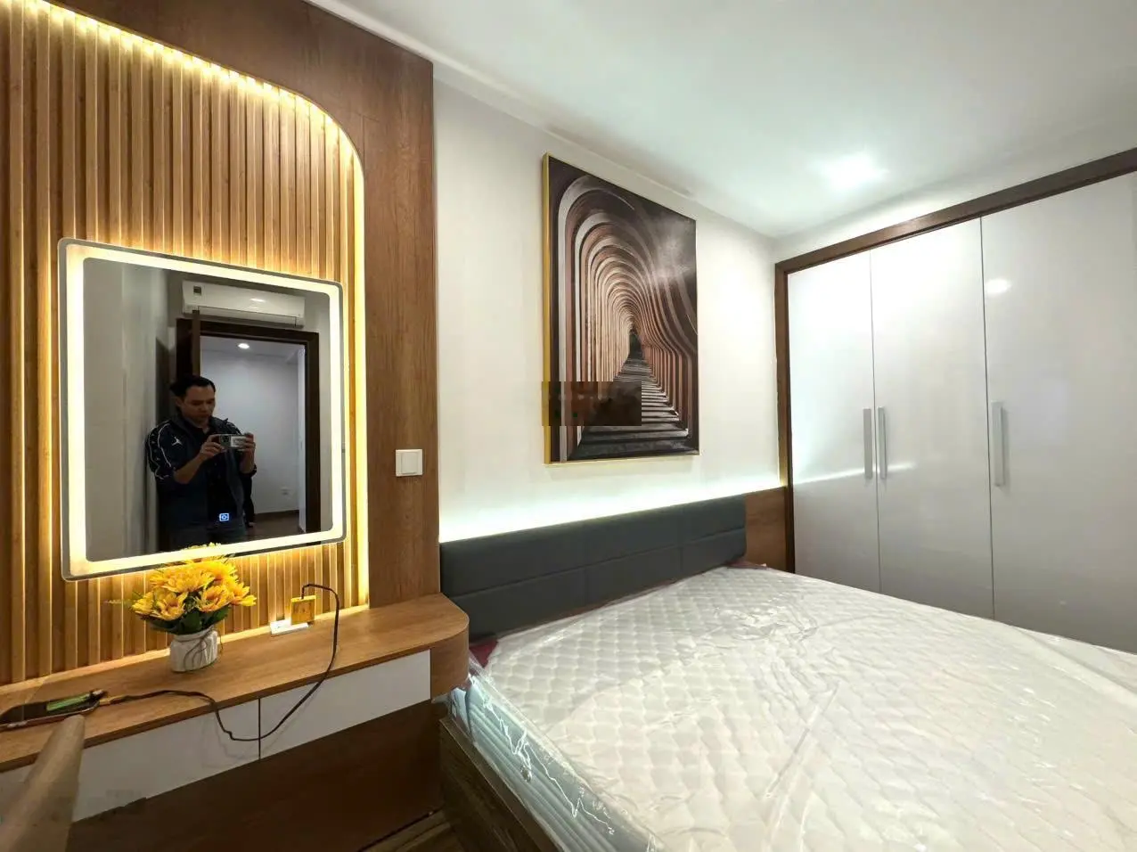 Cần bán căn 3 pn DT 115m2 ở toà Golden Land - Nguyễn Trãi gần trường ĐH Xã Hội Nhân Văn, sổ đỏ