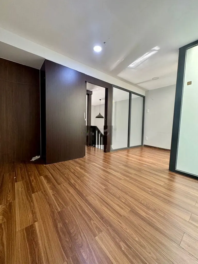 Bán nhà ngay Ngã Tư Bình Triệu, 50m2, chỉ 4 tỷ, nhà mới vào ở ngay