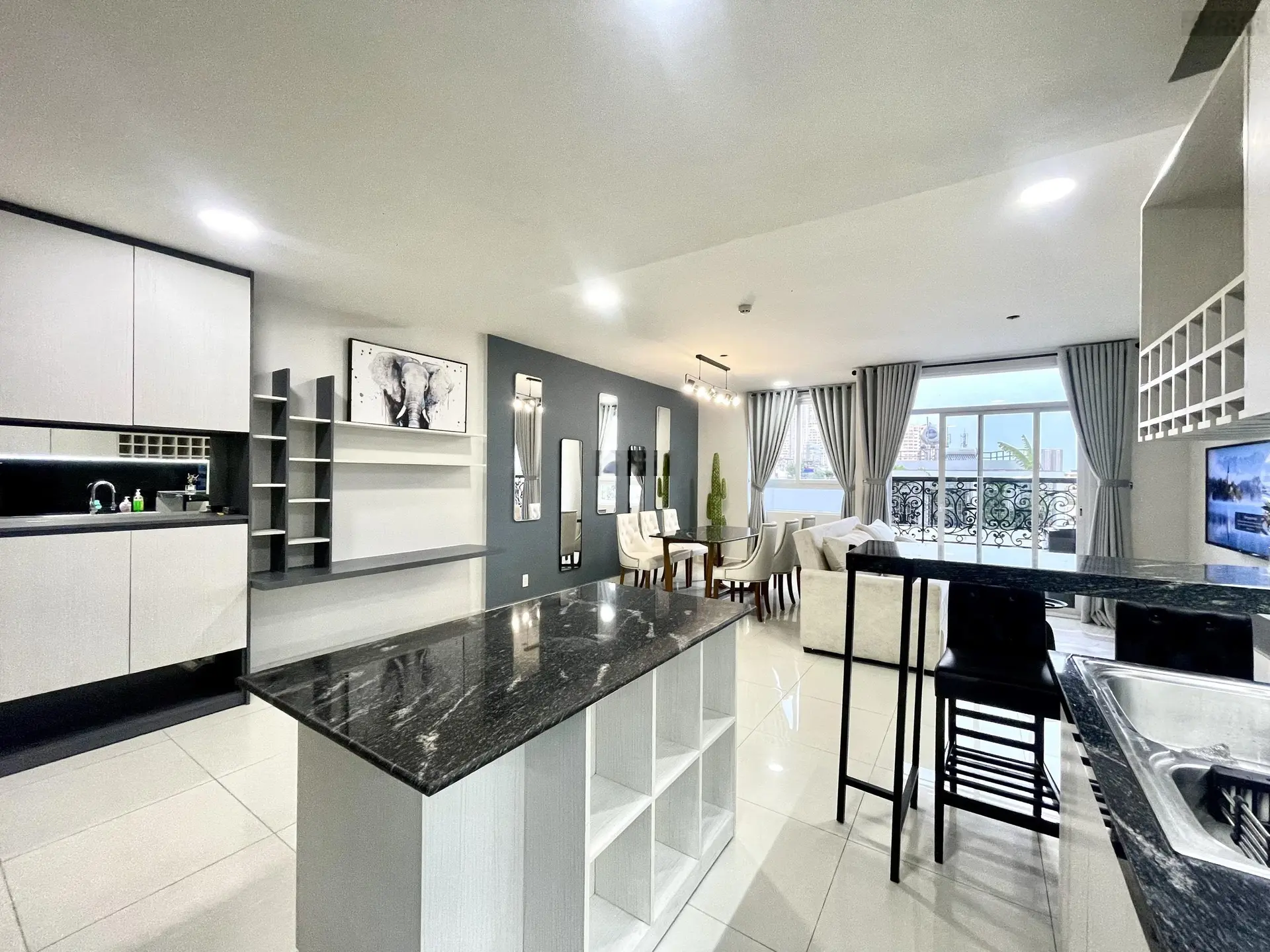 Cần bán căn hộ Grand Riverside 3PN giá 5.5 tỷ bao thuế DT: 104m2, đường Bến Vân Đồn, Q4 view Q1