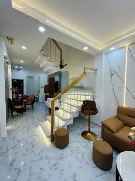 Cơ hội vàng! Bán nhà sổ hồng riêng 1 trệt 1 lầu DT 40m2 tại quận Bình Tân, giá chỉ 2.2 tỷ!