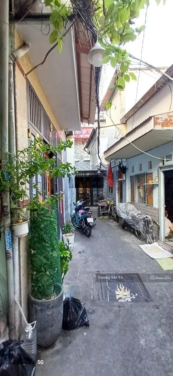 Chủ về quê, bán gấp nhà đẹp 27.6m2, 3T, ở ngay, Đường Tôn Đản, Phường 8, Quận 4. Giá: 3.35 tỷ(TL)