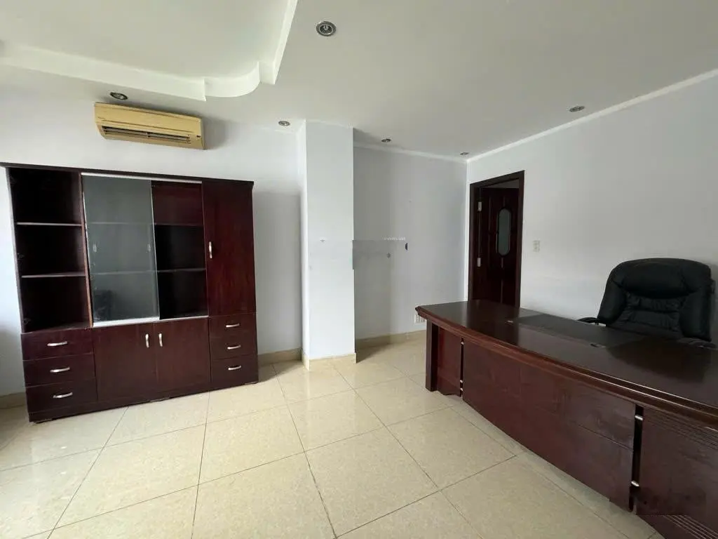 Biệt thự căn góc 4 tầng Quận 7 ngang gần 20 m, hơn 300 m2 thổ cư, 27 tỷ