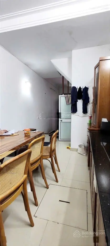 PHÂN LÔ HỒNG HÀ-BA ĐÌNH- ÔTÔ TRÁNH- VỈA HÈ- NGÕ THÔNG- KINH DOANH- GẦN VƯỜN HOA .