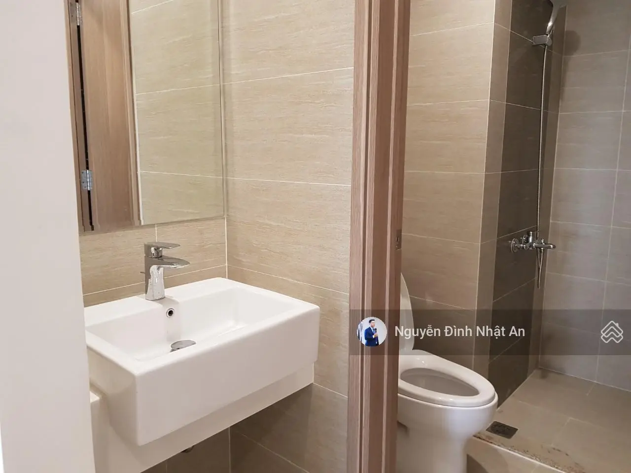 Chính chủ bán nhanh căn 2PN 1WC sổ sẵn khu S2 Rainbow view hồ bơi tặng Full nội thất giá 2,4 tỷ