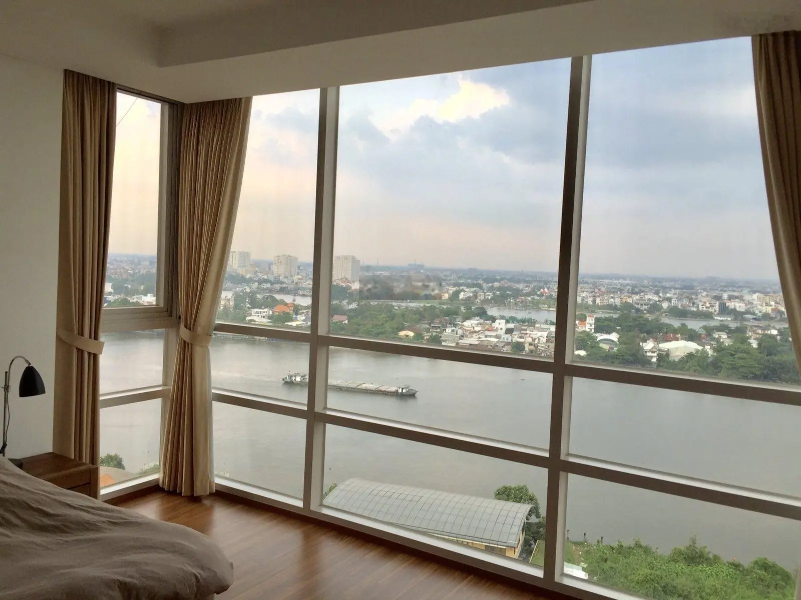 Em Chi cần bán 3 PN Xi Riverview 10 tỷ bao rẻ nhất view cực đẹp gọi chi 0909 776 ***